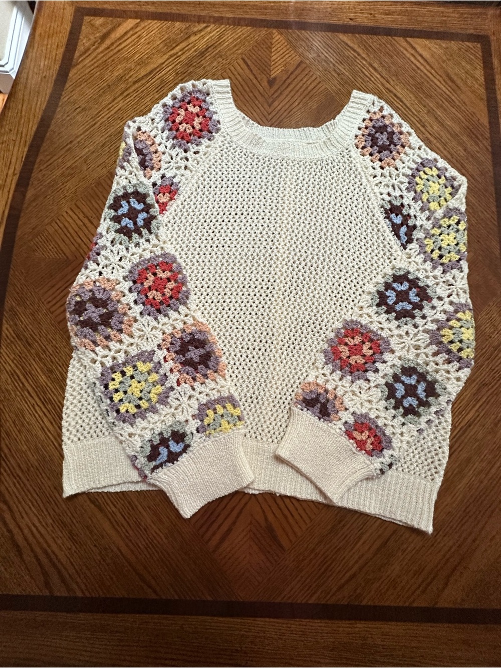 POL Cream Crochet-Sleeve Sweater with Multicolor Granny Squares - Picture 2 of 10